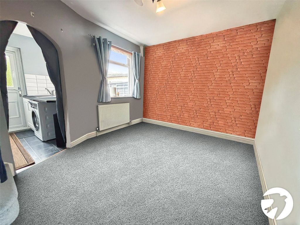 Property photo 3 of 8 Picture No. 04