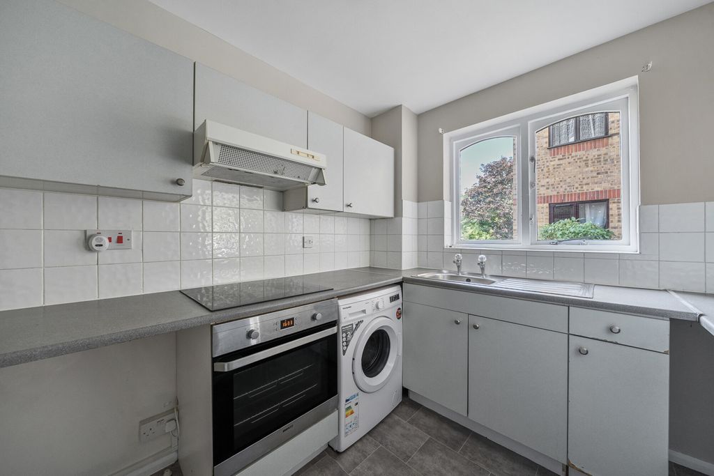 Property photo 2 of 12 1498686-7-19Fa8F4...