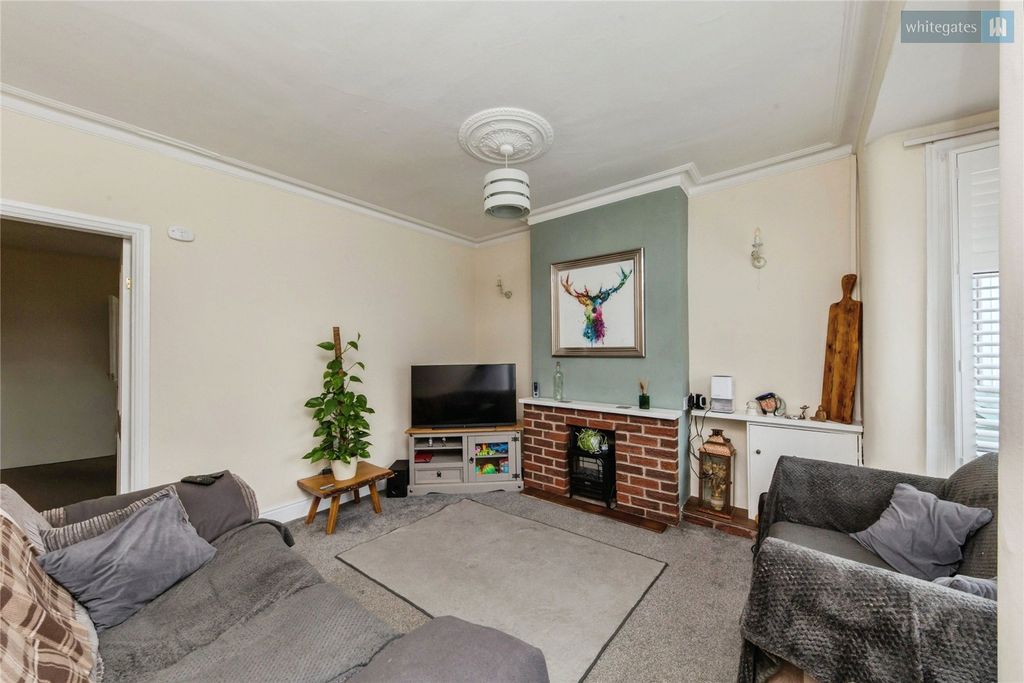 Property photo 3 of 15 Picture No. 01