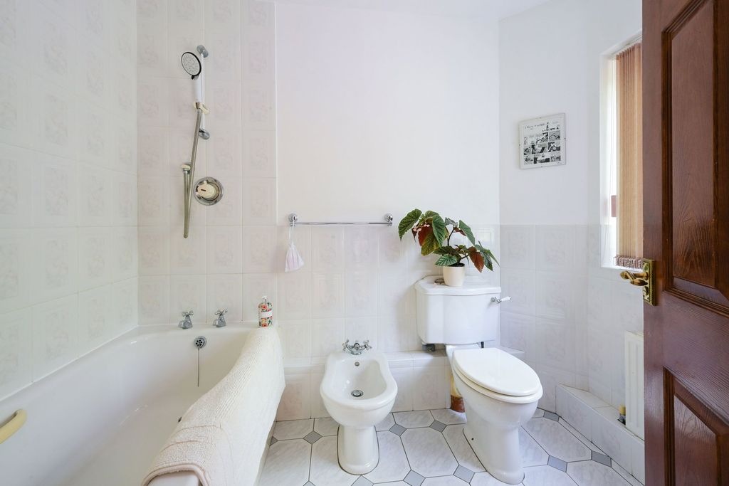 Additional image 13 of 5 bed detached house for saleHoltye Road, East Grinstead RH19