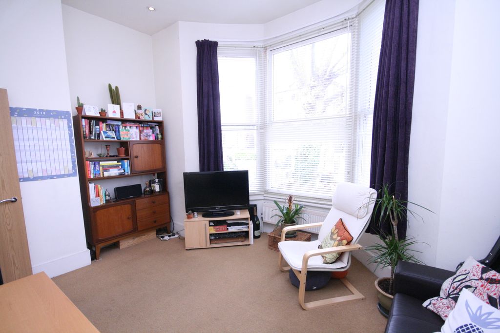 Property photo 3 of 6