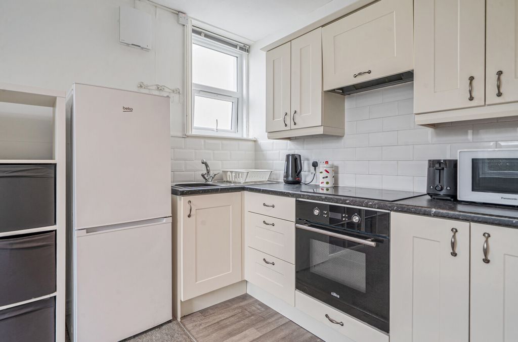 Property photo 3 of 10 14-6A9Fce2F36791-...