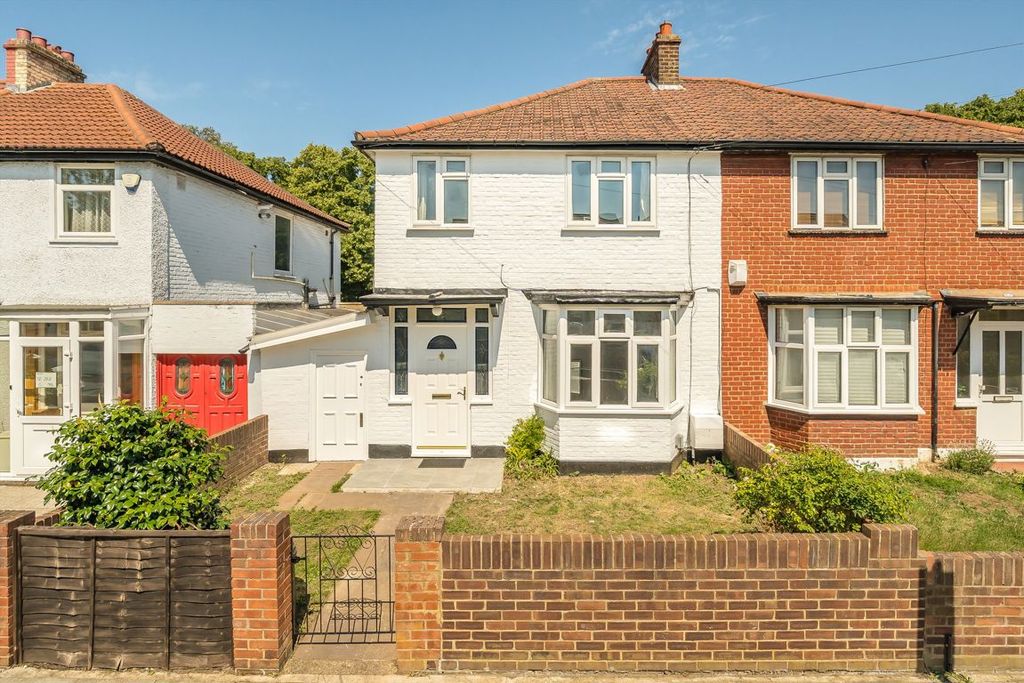 Property photo 1 of 8