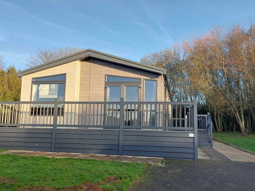 Property photo 1 of 8 5254760