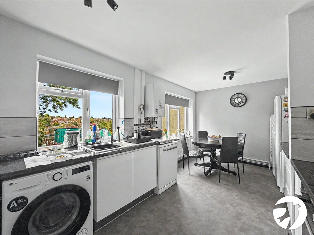 Property photo 3 of 17 Picture No. 08
