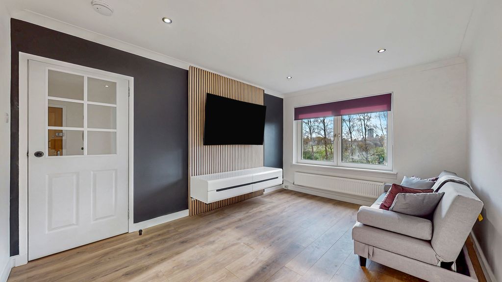 Property photo 2 of 24 14-Print-24 Clarion Road Flat 1.1_18