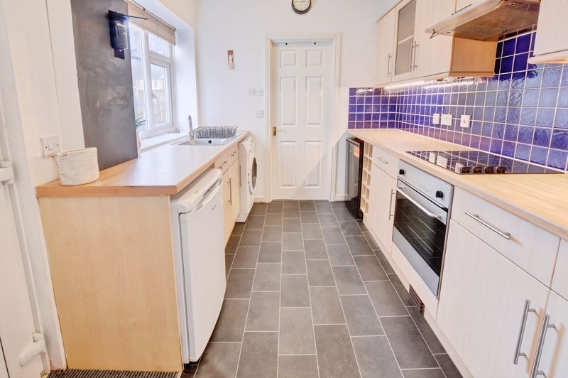 Property photo 3 of 7 Photo 6