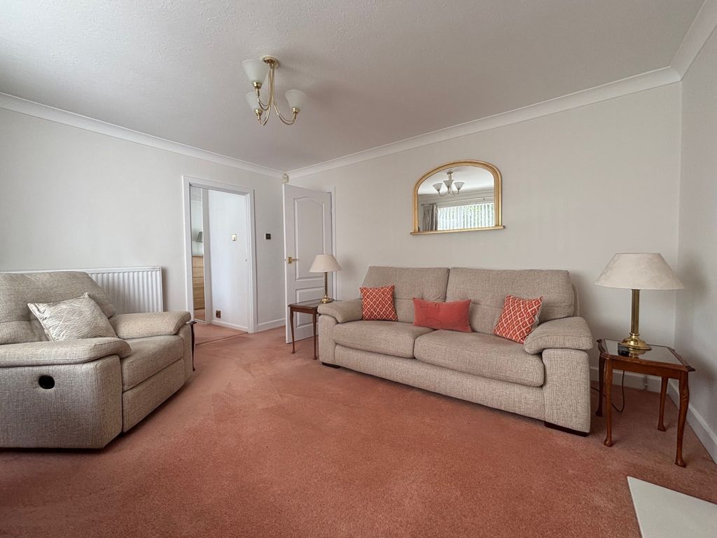 Property photo 1 of 12 655398