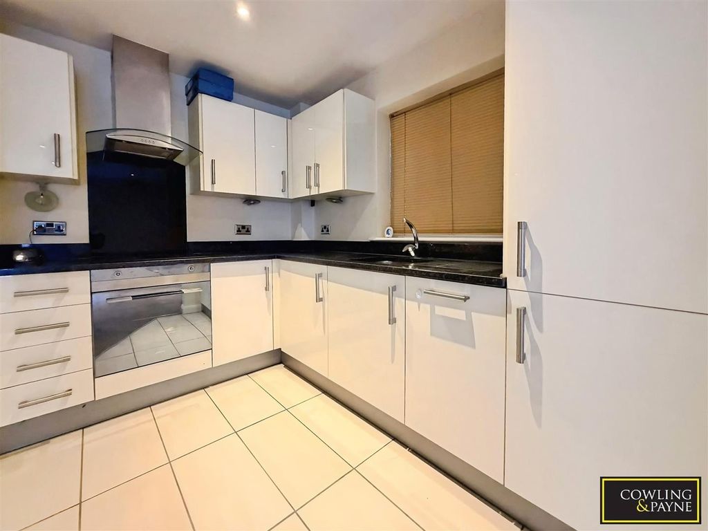 Property photo 2 of 9