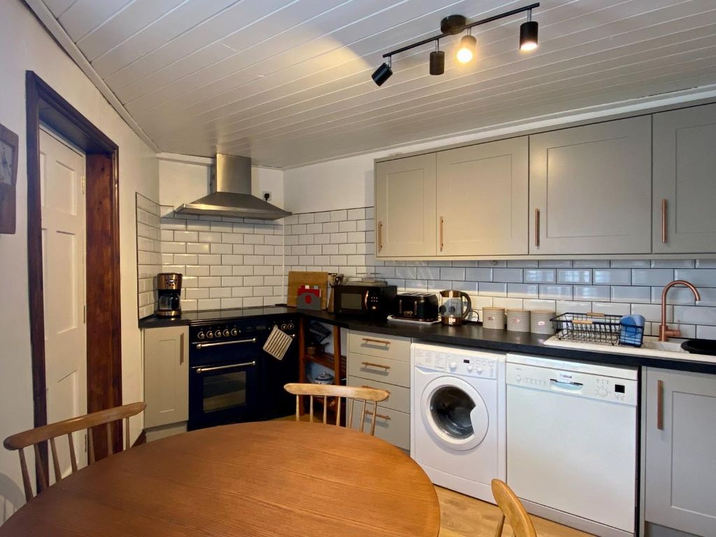 Property photo 3 of 21 Img-9684.Jpg