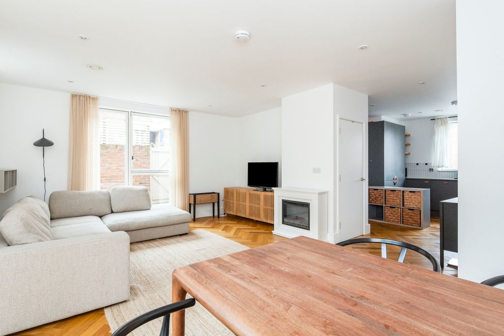 Property photo 2 of 10 Reception