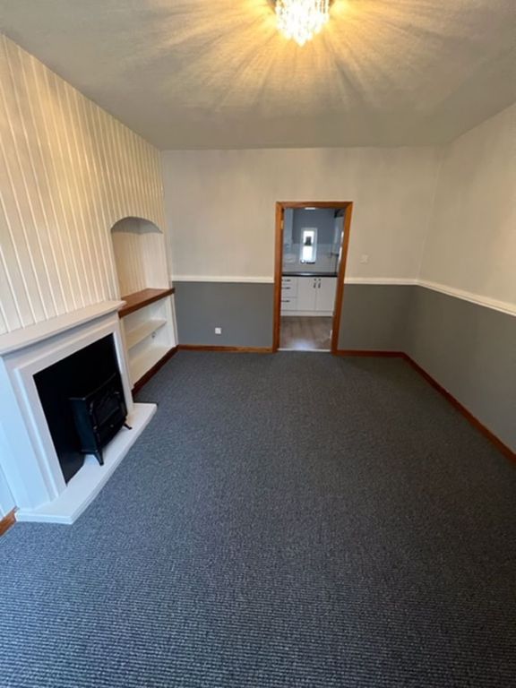 Property photo 3 of 13 Lounge