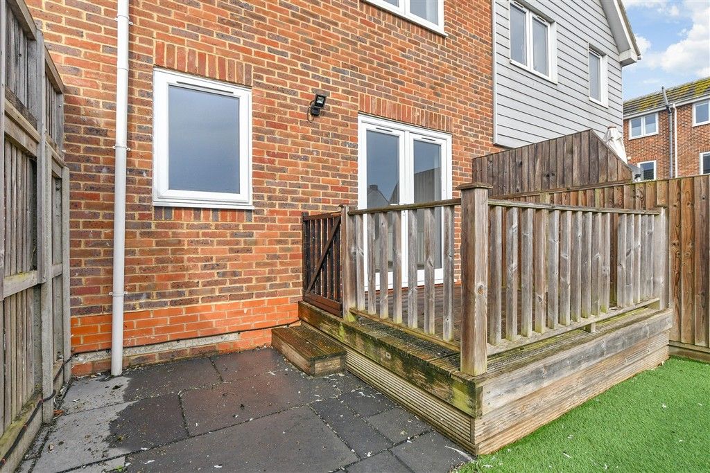Property photo 3 of 17 Patio / Decking