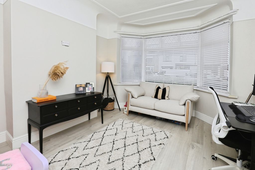 Property photo 3 of 15 Living Room