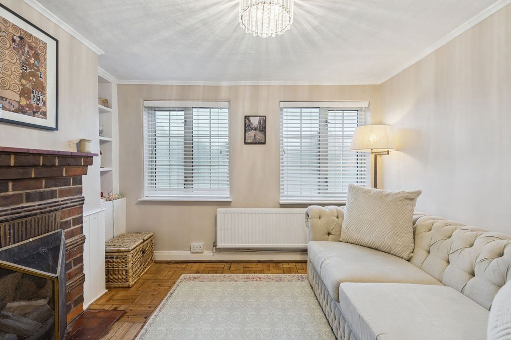 Property photo 2 of 11