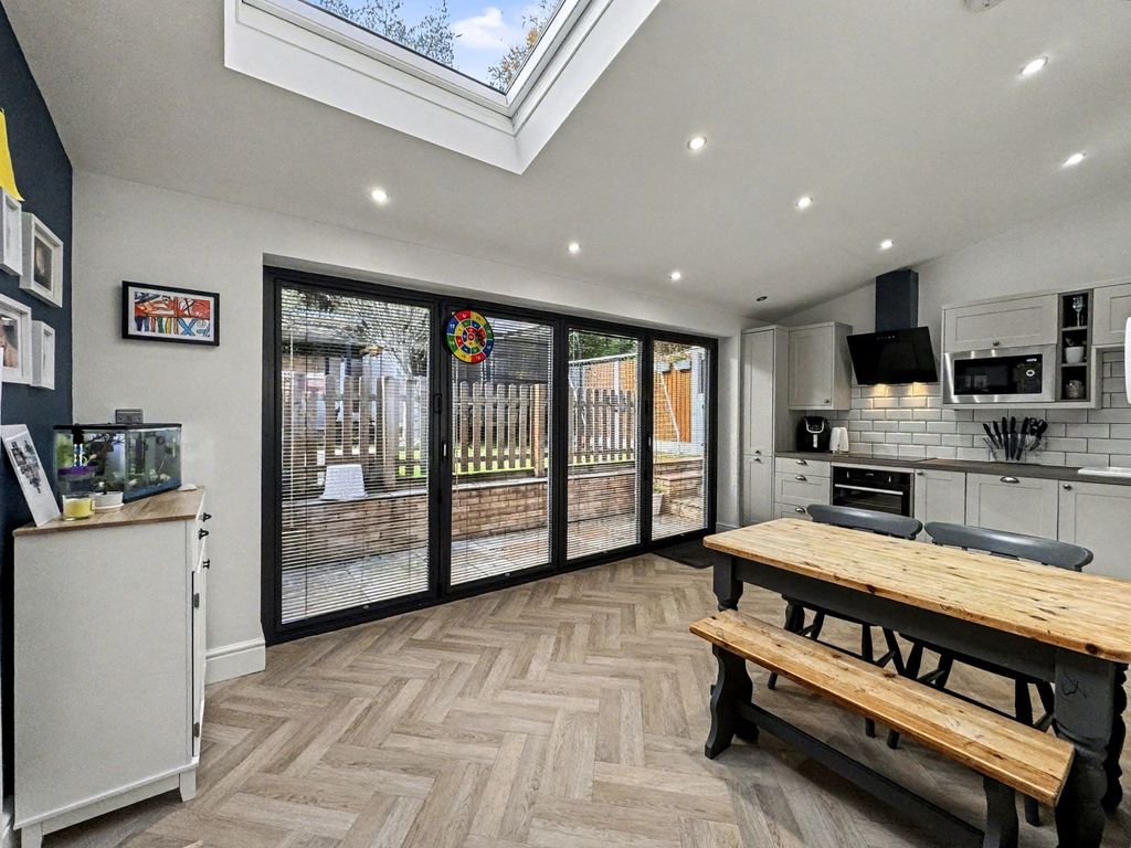 Property photo 2 of 23