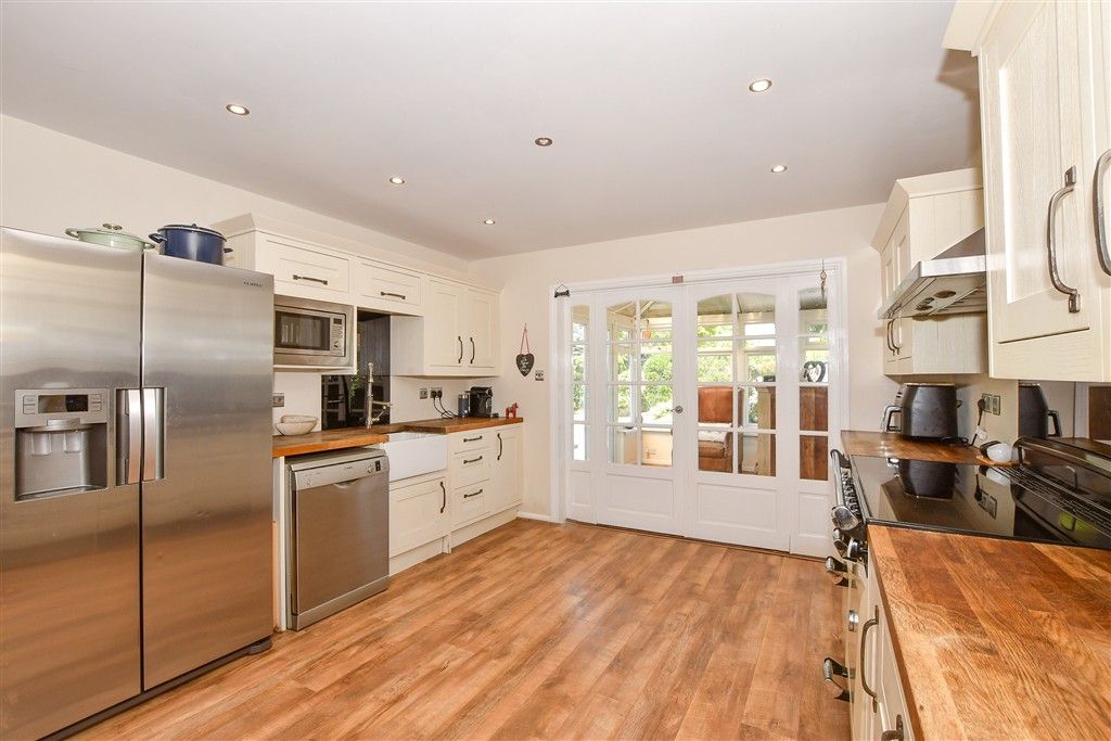 Property photo 3 of 18 Kitchen/ Breakfast Room