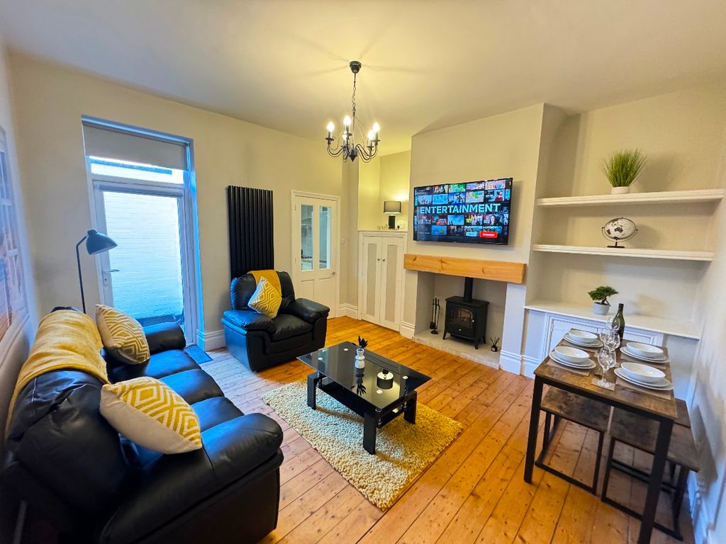 Property photo 1 of 35