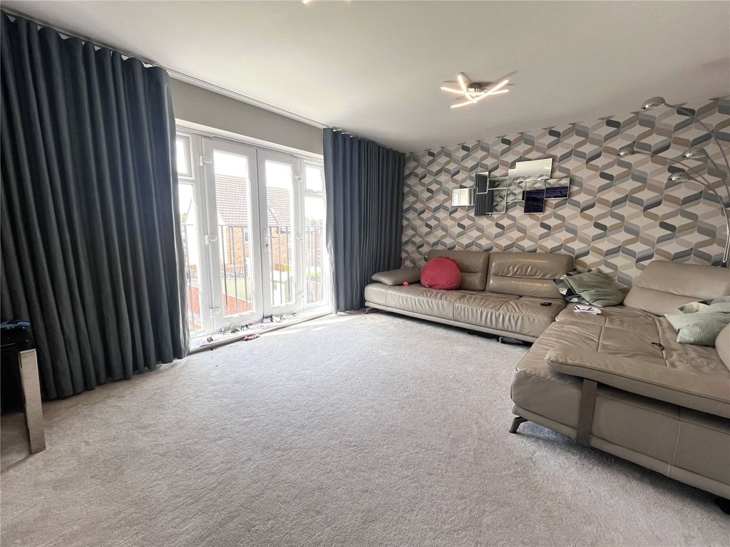 Property photo 3 of 13 Picture No. 10