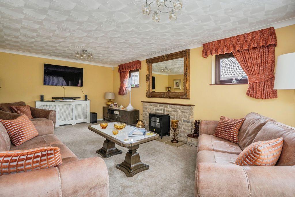 Property photo 2 of 23 Pbox-Img.Jpg