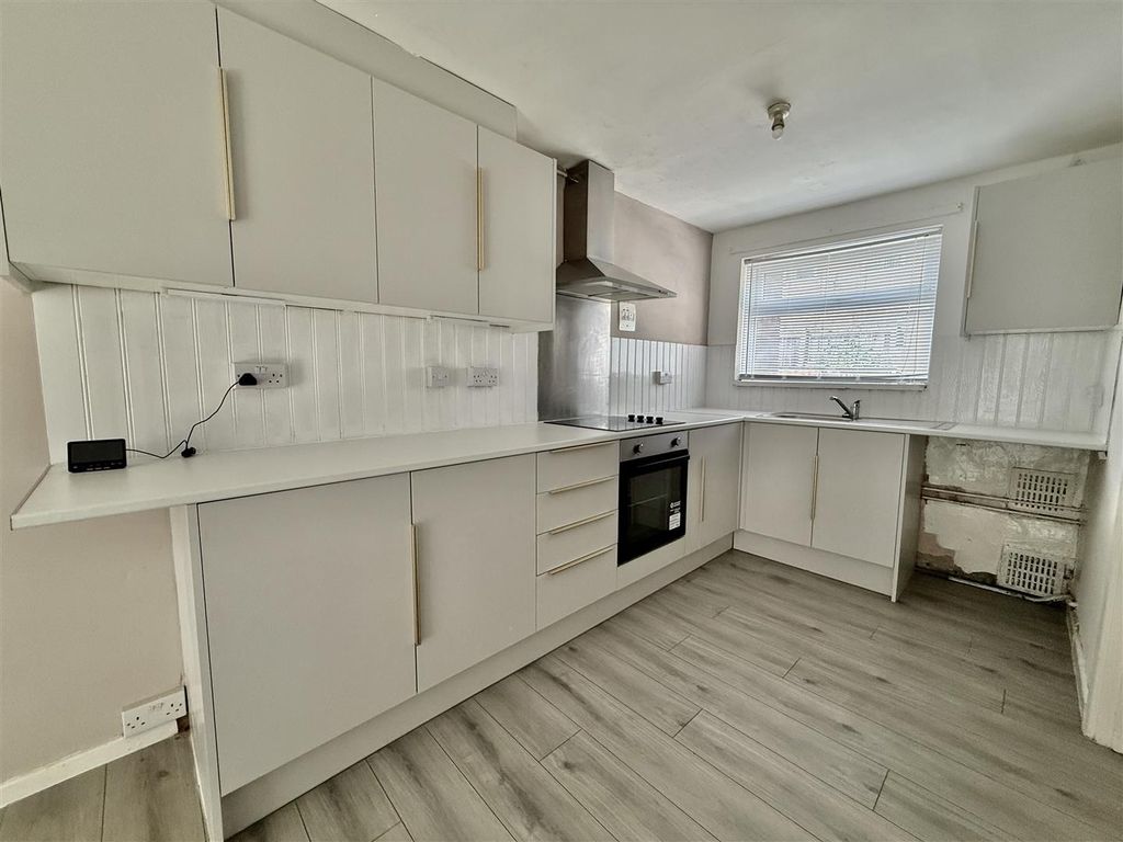 Property photo 2 of 11 Kitchen/Diner