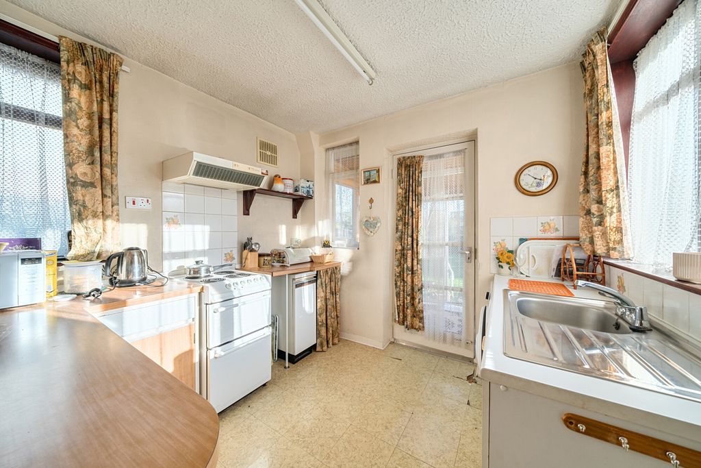 Property photo 2 of 19 1408660-2-69A5Bd8...