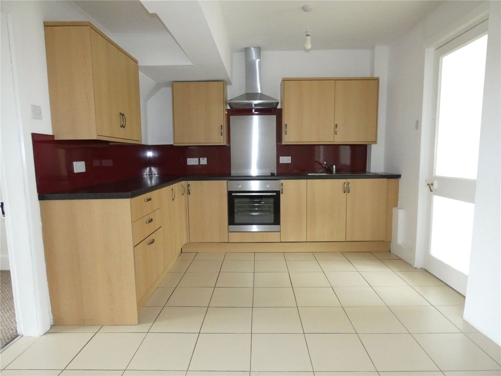 Property photo 2 of 28 Picture No. 24