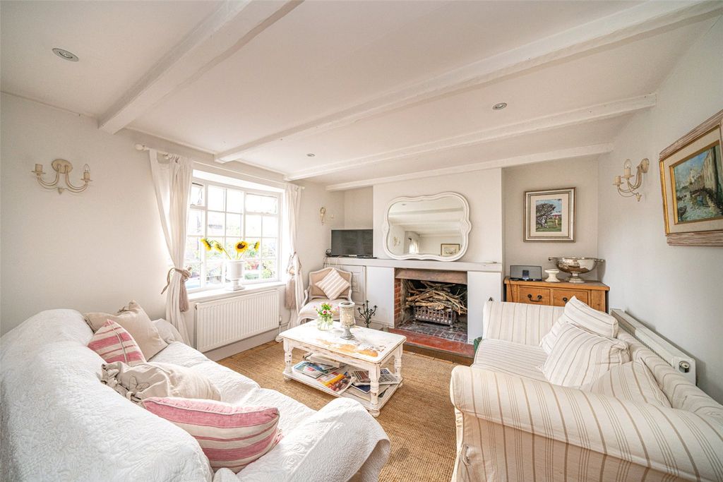 Property photo 2 of 12 Sitting Room