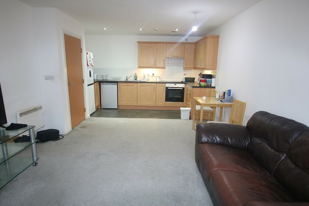 Property photo 2 of 8