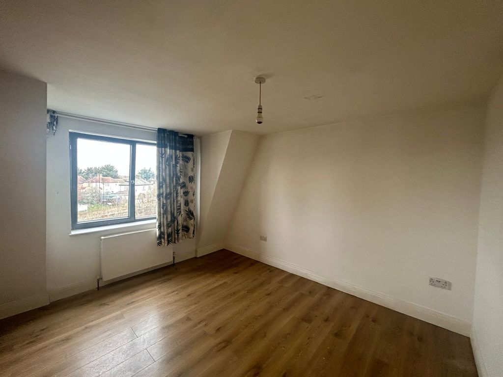 Property photo 2 of 6 Gallery