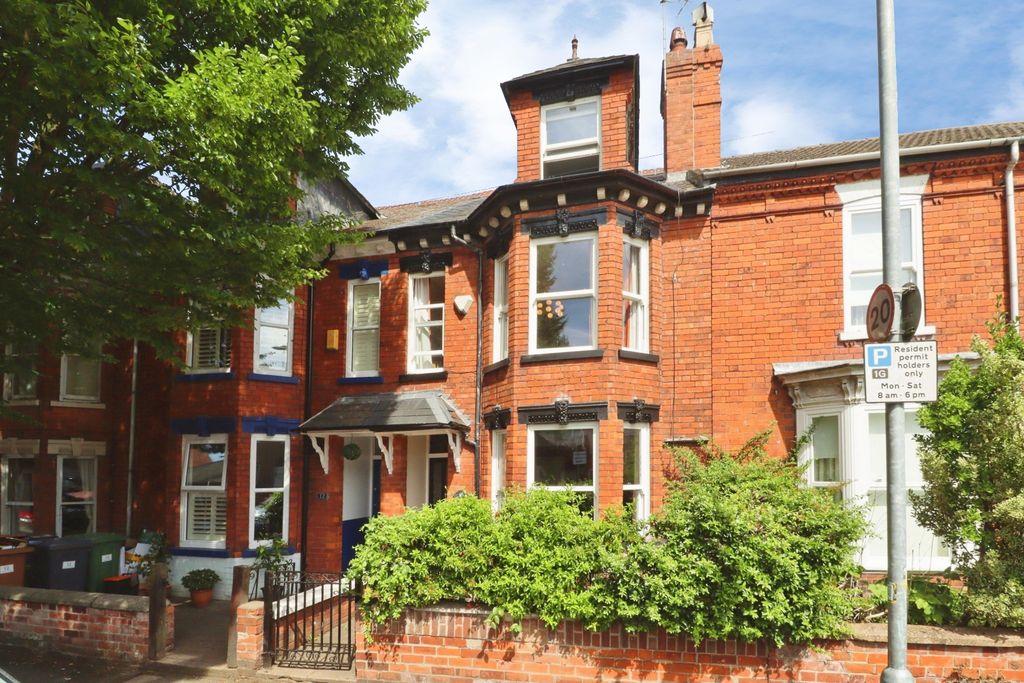 Property photo 1 of 24