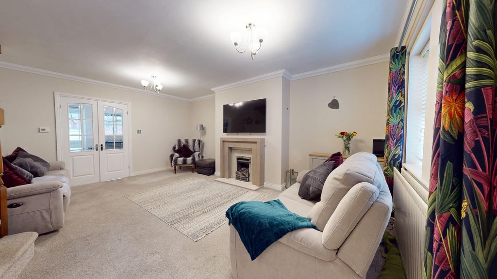 Property photo 2 of 34 4638853