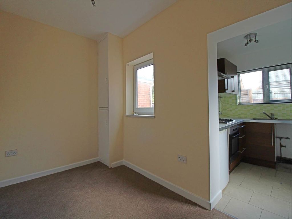 Property photo 3 of 9 Dining Room