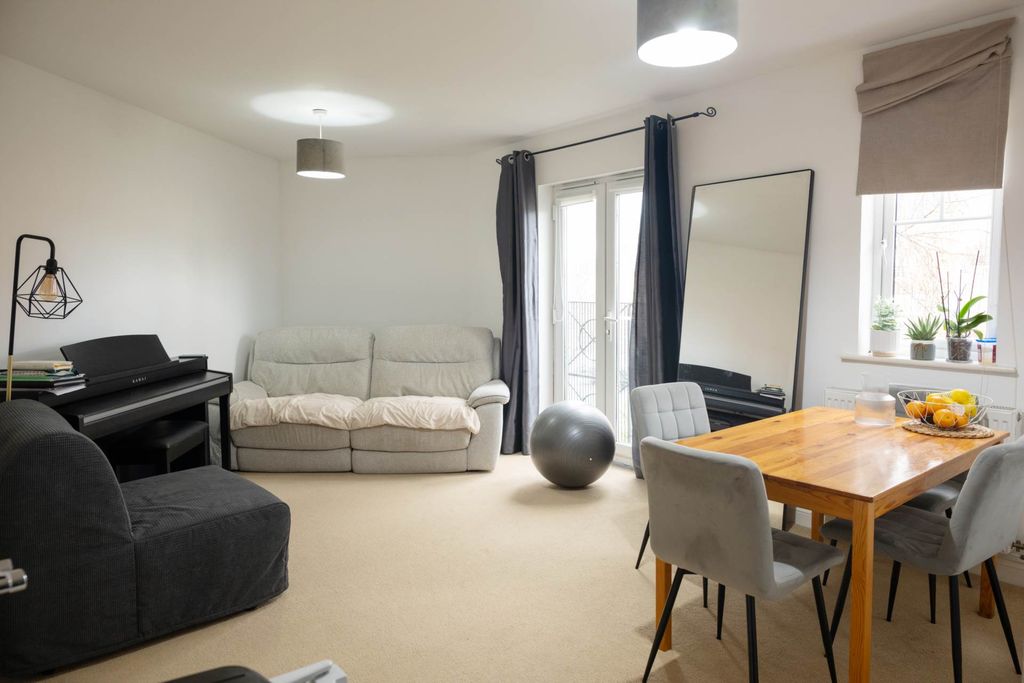 Property photo 3 of 20