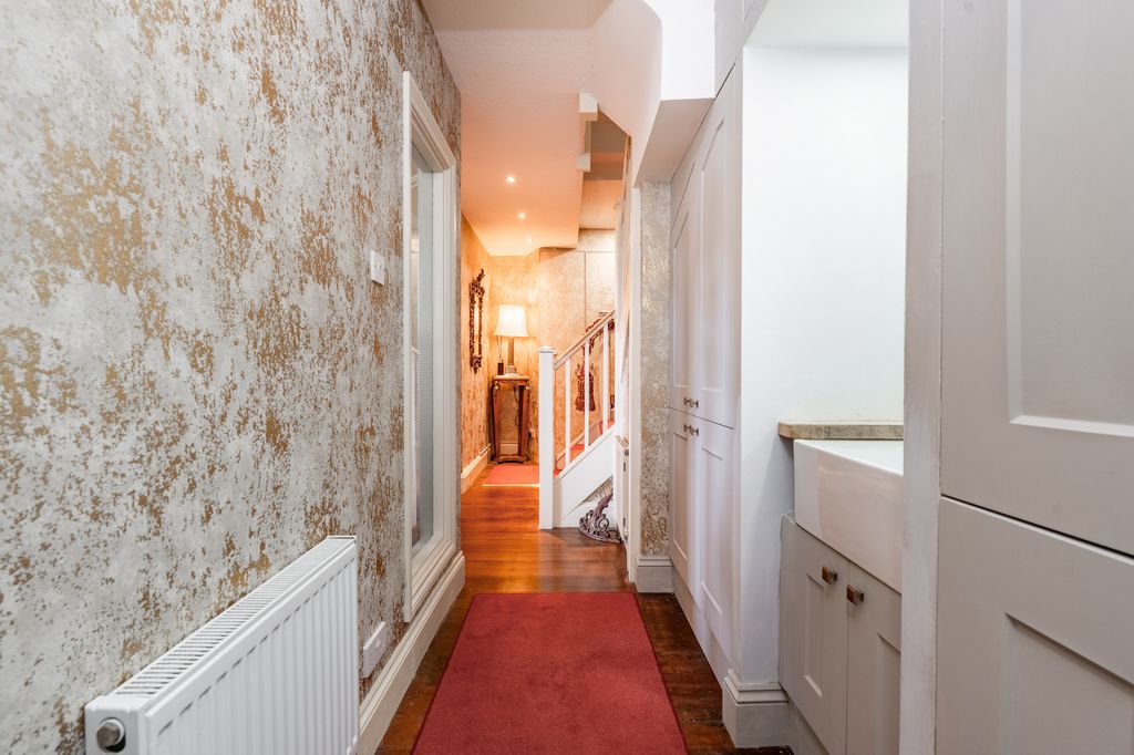 Property photo 3 of 30
