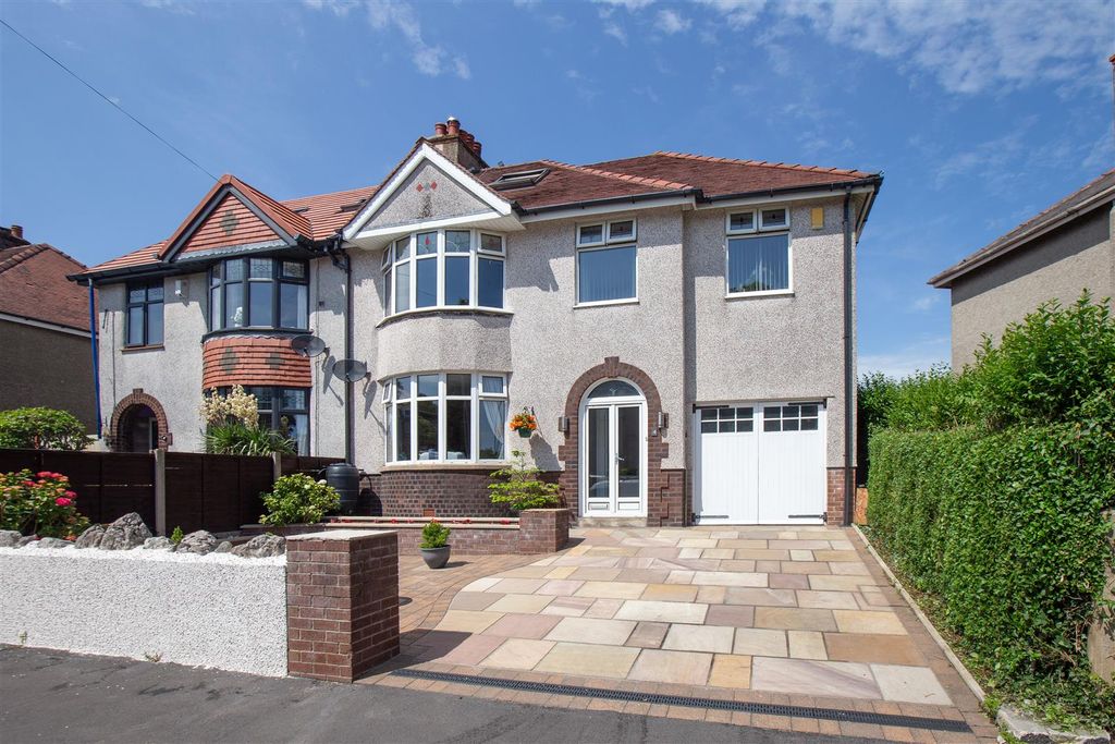 Property photo 1 of 30