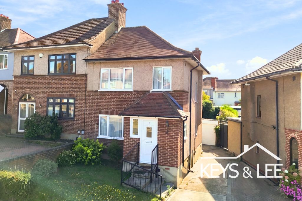 Property photo 1 of 17 5548630