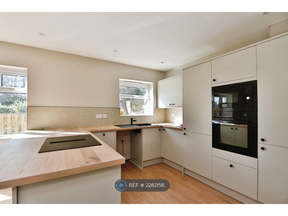 Property photo 2 of 20 Kitchen