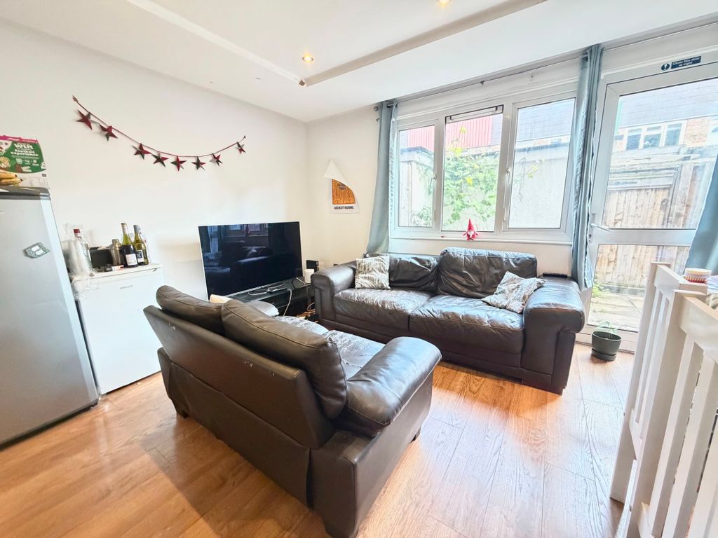 Property photo 1 of 27