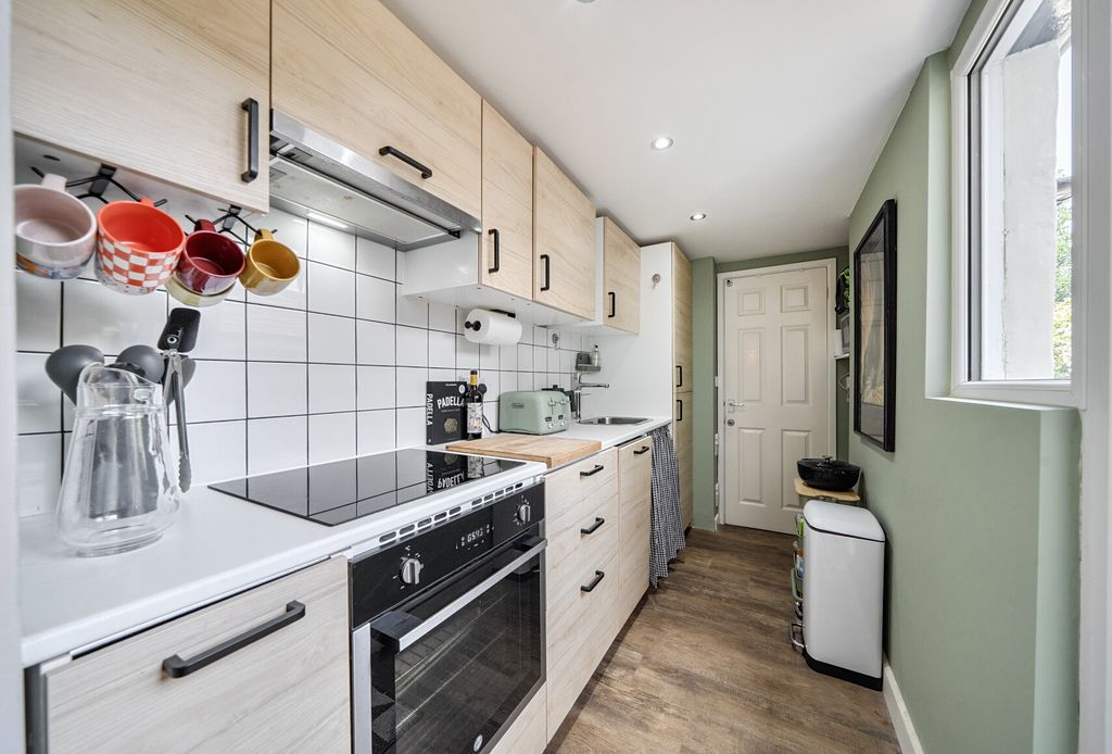 Property photo 3 of 11 1478005-10-6A314d...