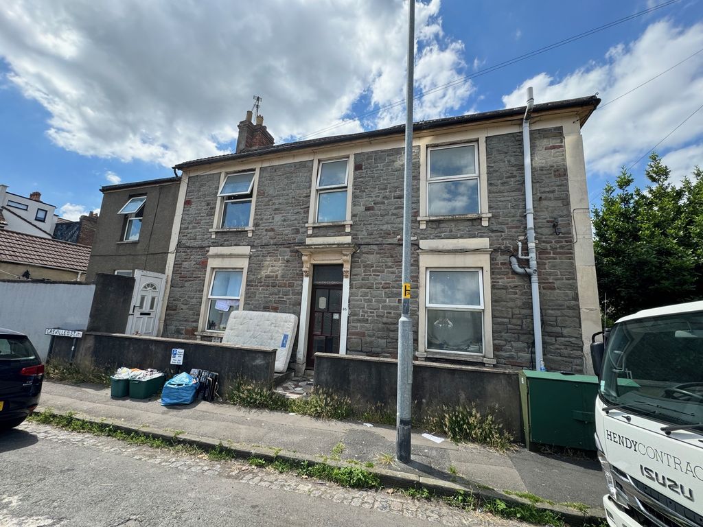 Property photo 1 of 6