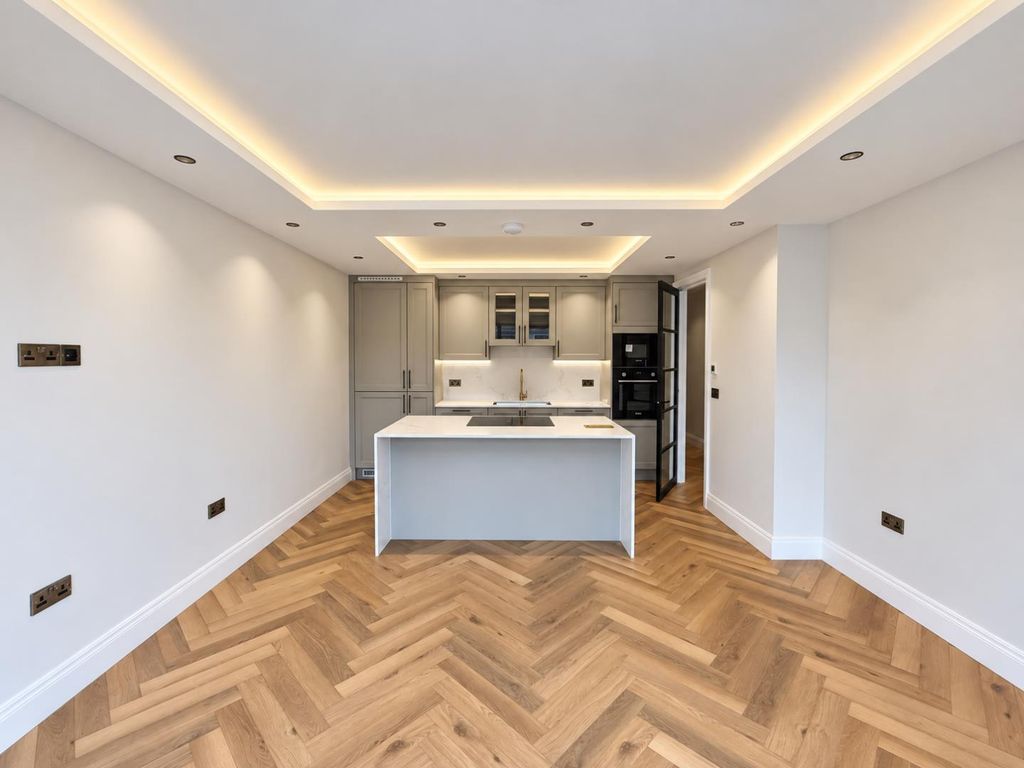 Property photo 3 of 15 Kitchen