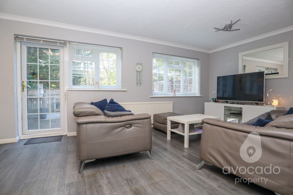 Property photo 3 of 11 5903428