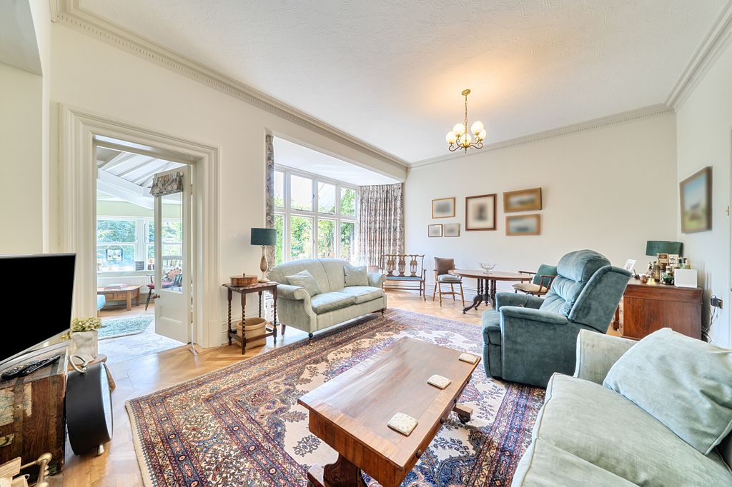 Property photo 2 of 19