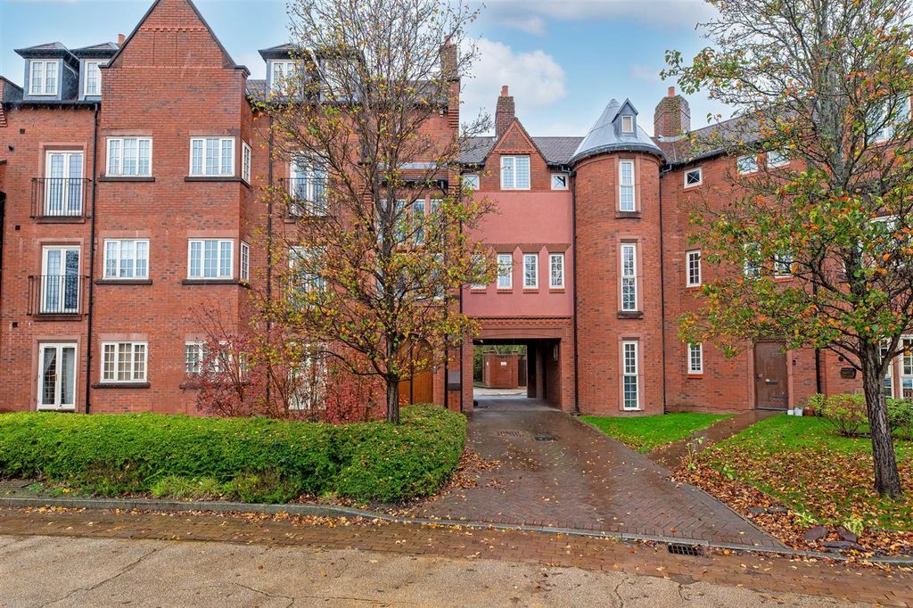 Property photo 1 of 16 Front Exterior