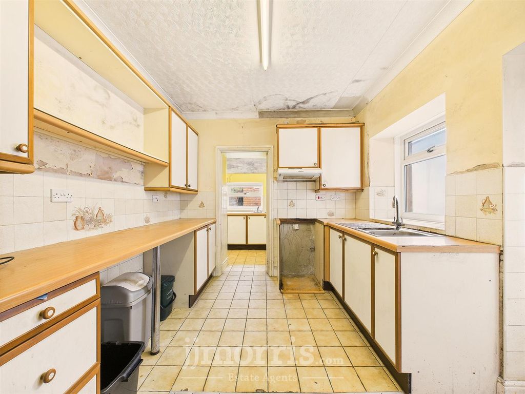 Property photo 3 of 23