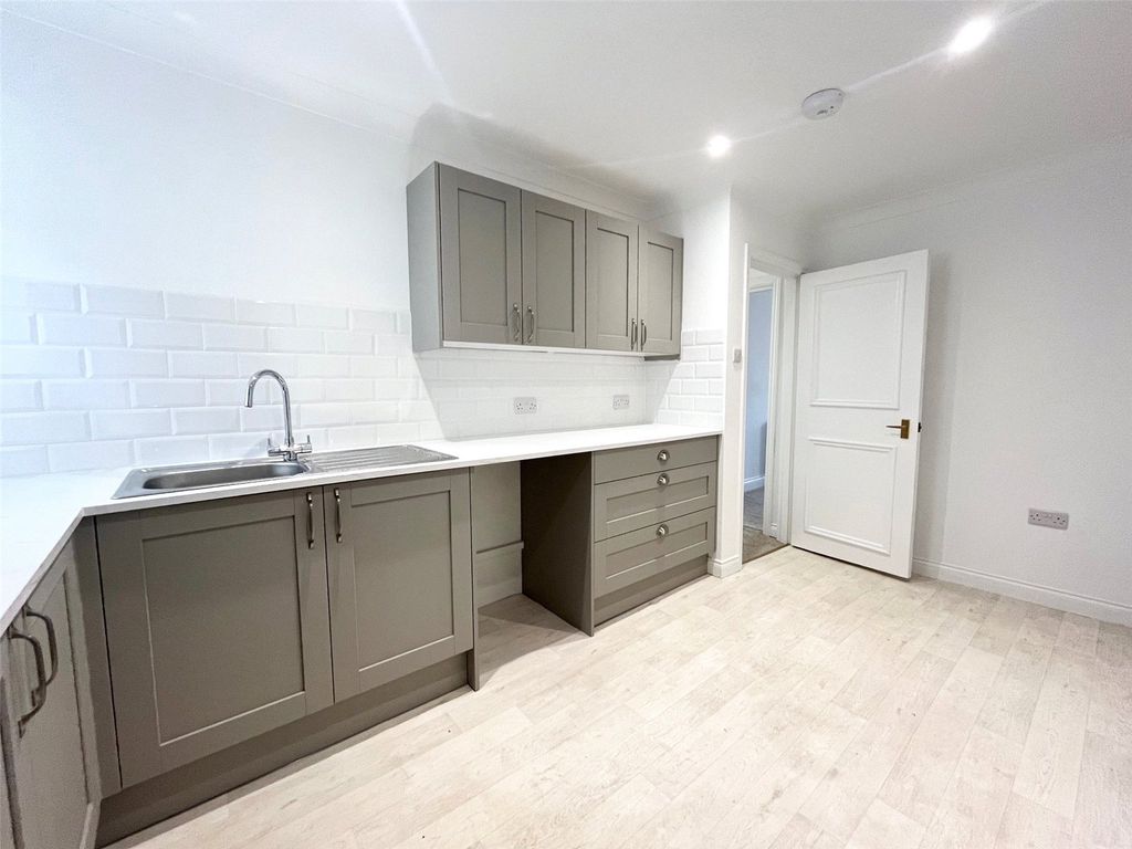 Property photo 3 of 9 Picture No. 10