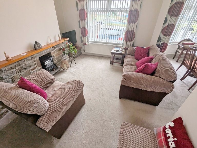 Property photo 3 of 12