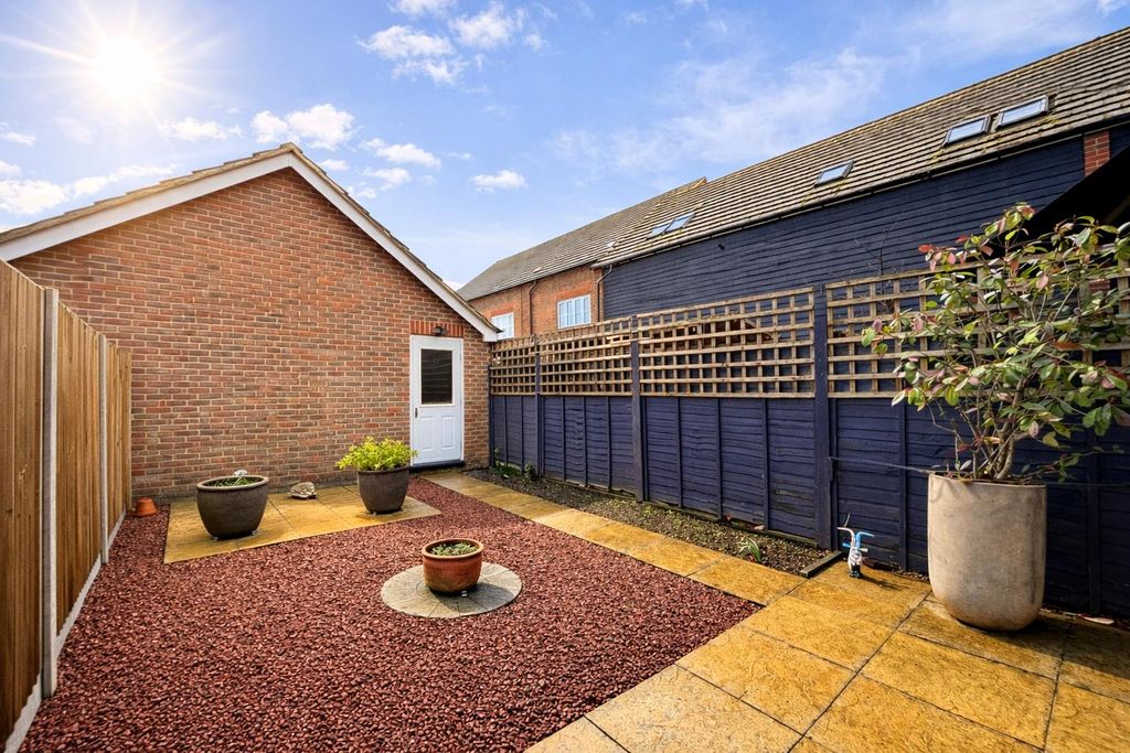 Property photo 3 of 11 Garden 2.Jpg