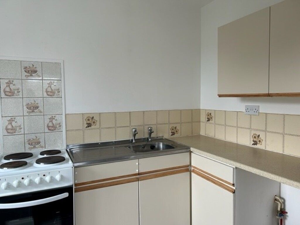Property photo 3 of 6 Kitchen 1.Jpg